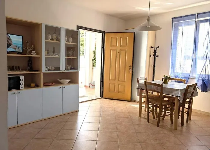 Sea View House, Private Parking, Wifi Badesi